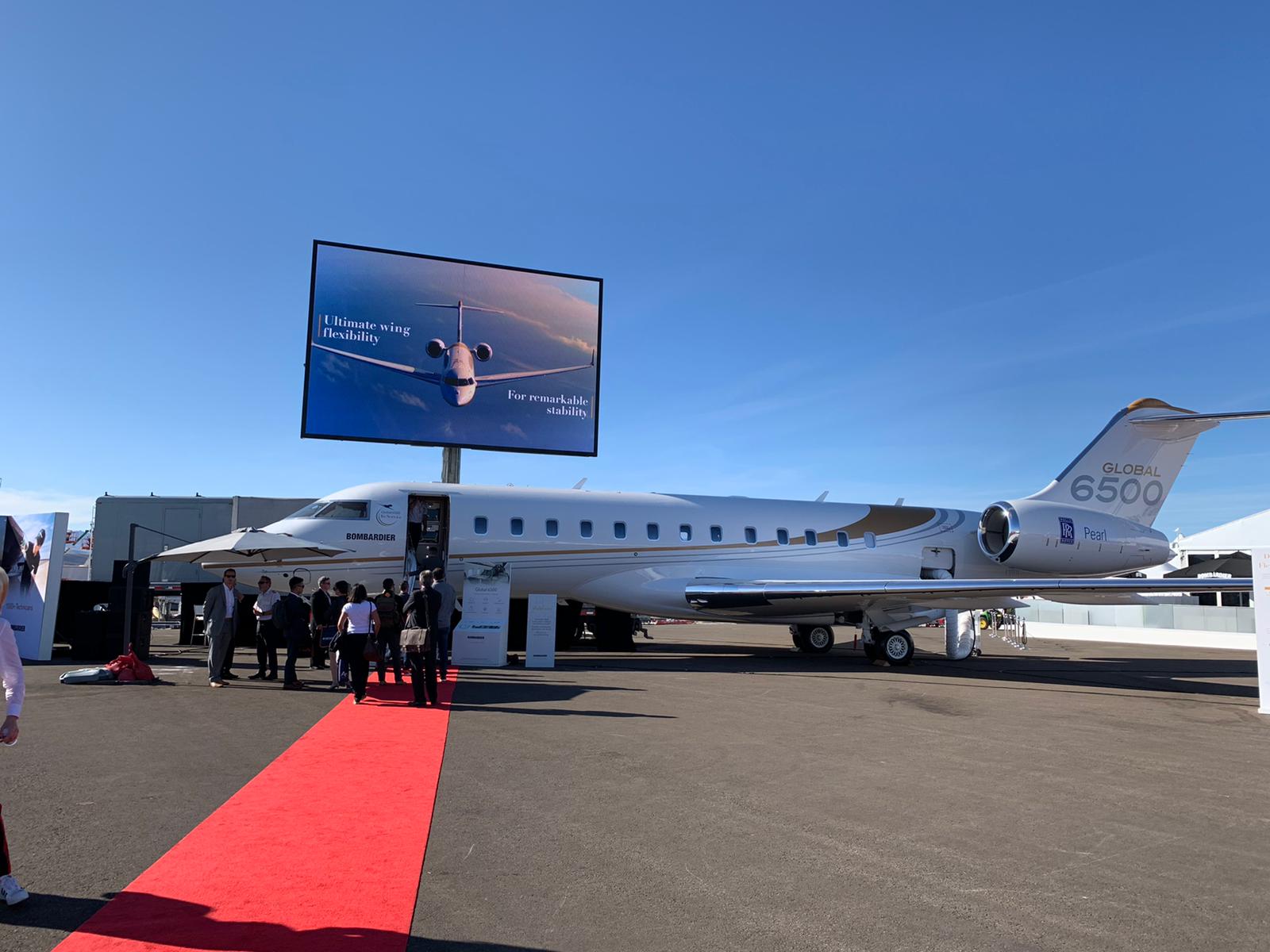 The aviation world flies out to LAS VEGAS al NBAA Business Aviation Convention & Exhibition